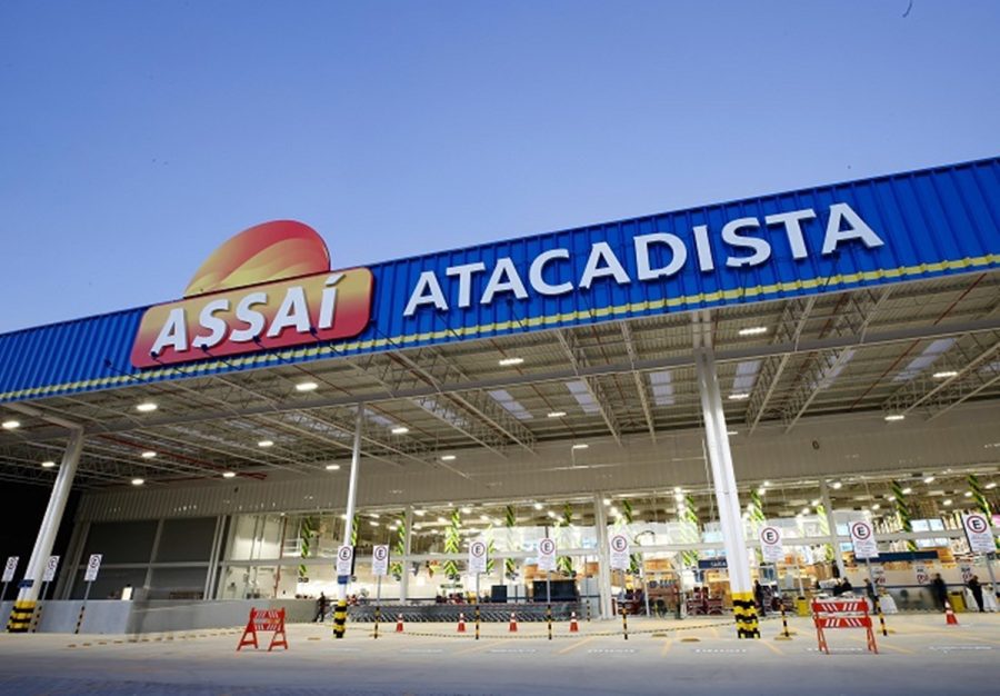 Featured image for “Na corrida dos atacarejos, Assaí assume a ponta e passa a ter 263 unidades, ante 242 lojas do Atacadão”