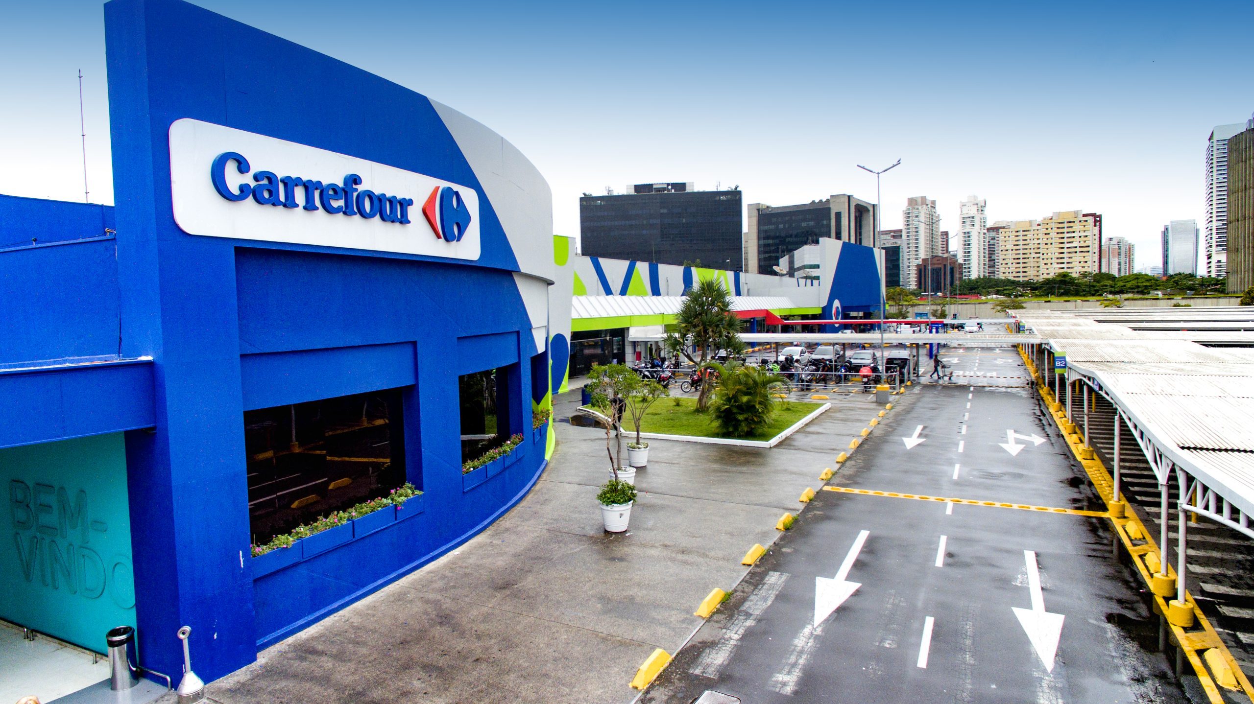 Featured image for “Carrefour faz parceria inédita com Ministério e oferece empregos para beneficiários do Bolsa Família”