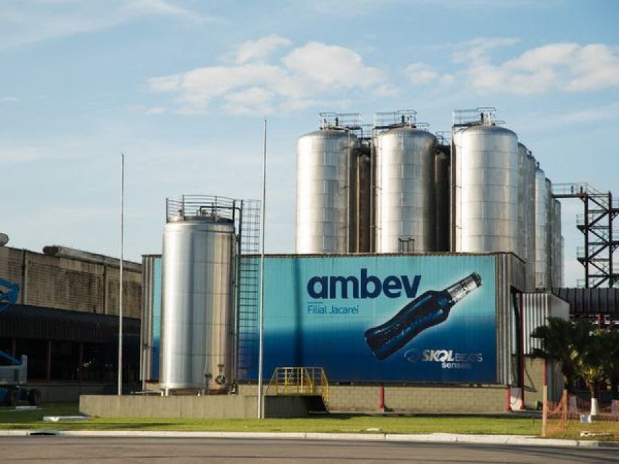 Featured image for “Vai ser difícil Ambev recuperar mercado com avanço da Petrópolis e Heineken”