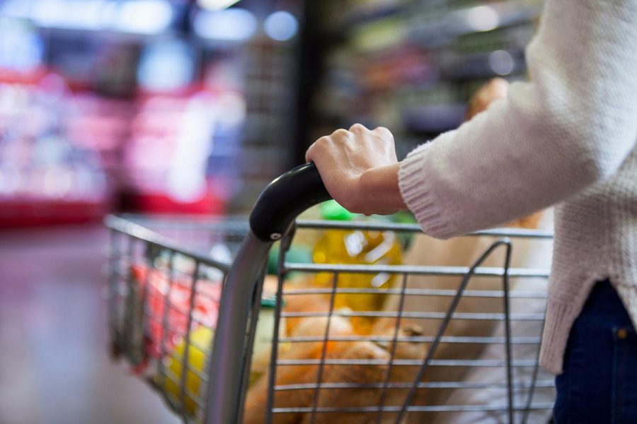 Featured image for “Consumidores continuam preferindo fazer compras de supermercados nas lojas”