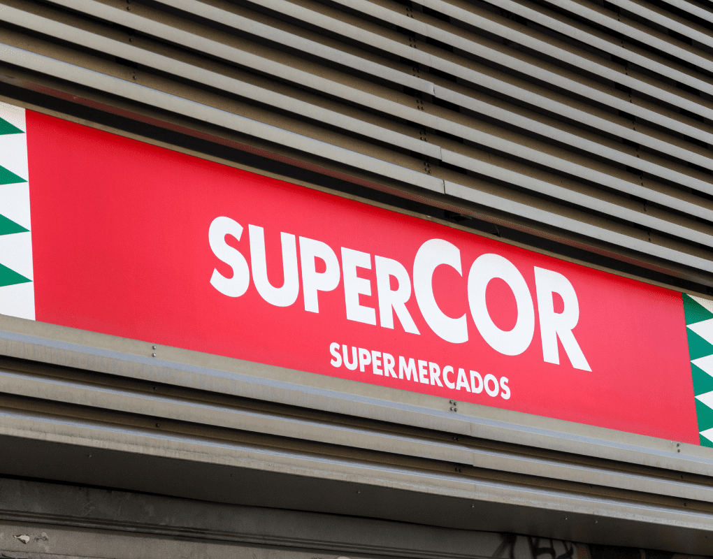 Featured image for “CNMC autoriza primeira fase de compra de lojas do Supercor pelo Carrefour”