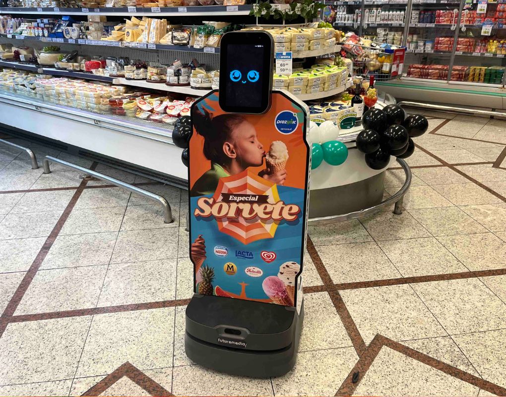 Featured image for “Robô interage e diverte clientes em supermercado”